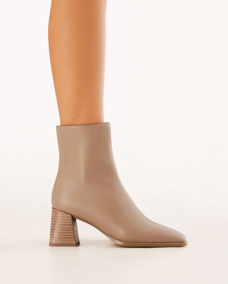 ALANIA Ankle Boot - Almond