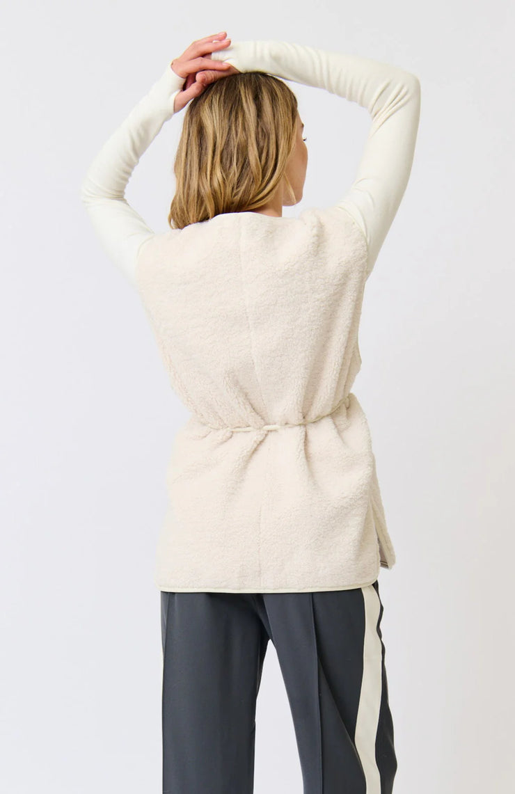 (PRE-ORDER) Luka Vest - Cream