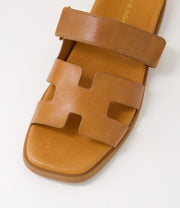 NODETTE Leather Slides - Tan