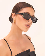 THE HEPBURN Black Smoke Sunglasses