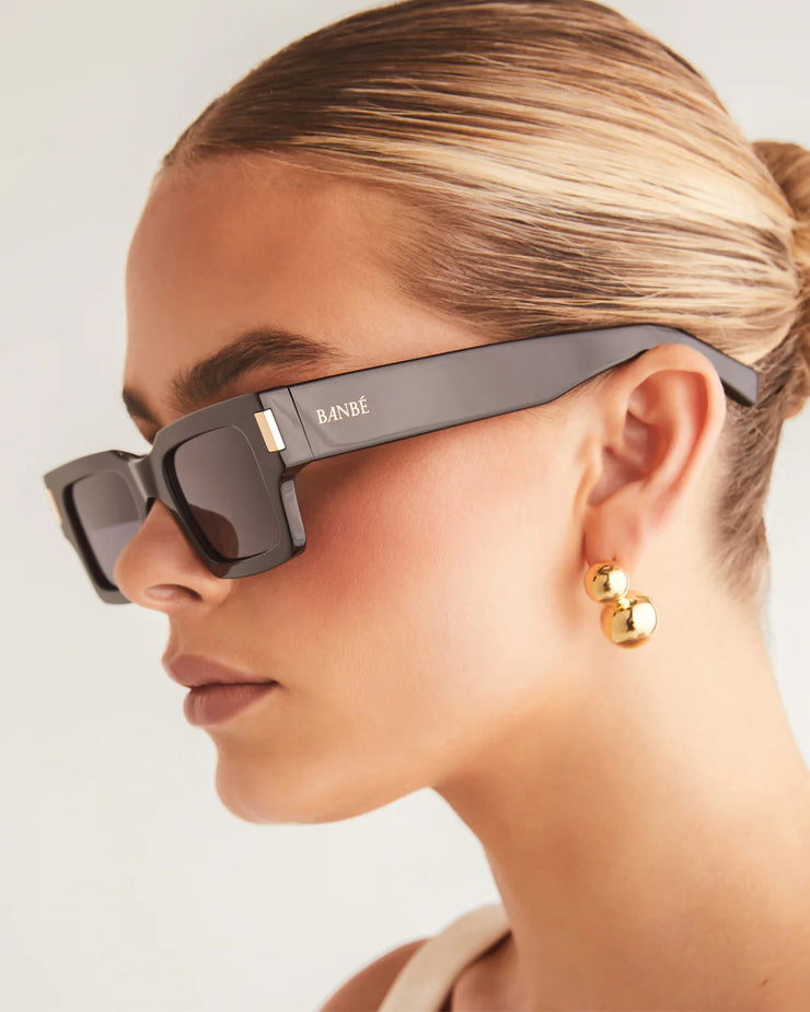 THE SARA Black Jet Sunglasses